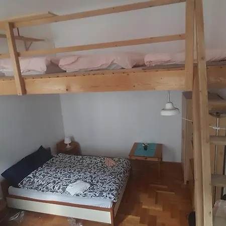 For Rent In V.district At Nyugati Square *