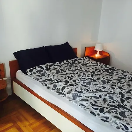 Habitación en casa particular For Rent In V.district At Nyugati Square *