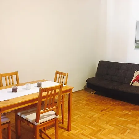 For Rent In V.district At Nyugati Square